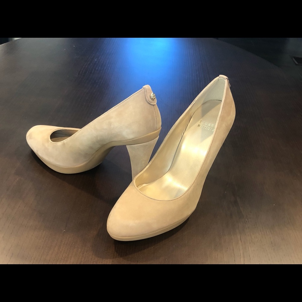 NWOT Stuart Weitzman suede pumps